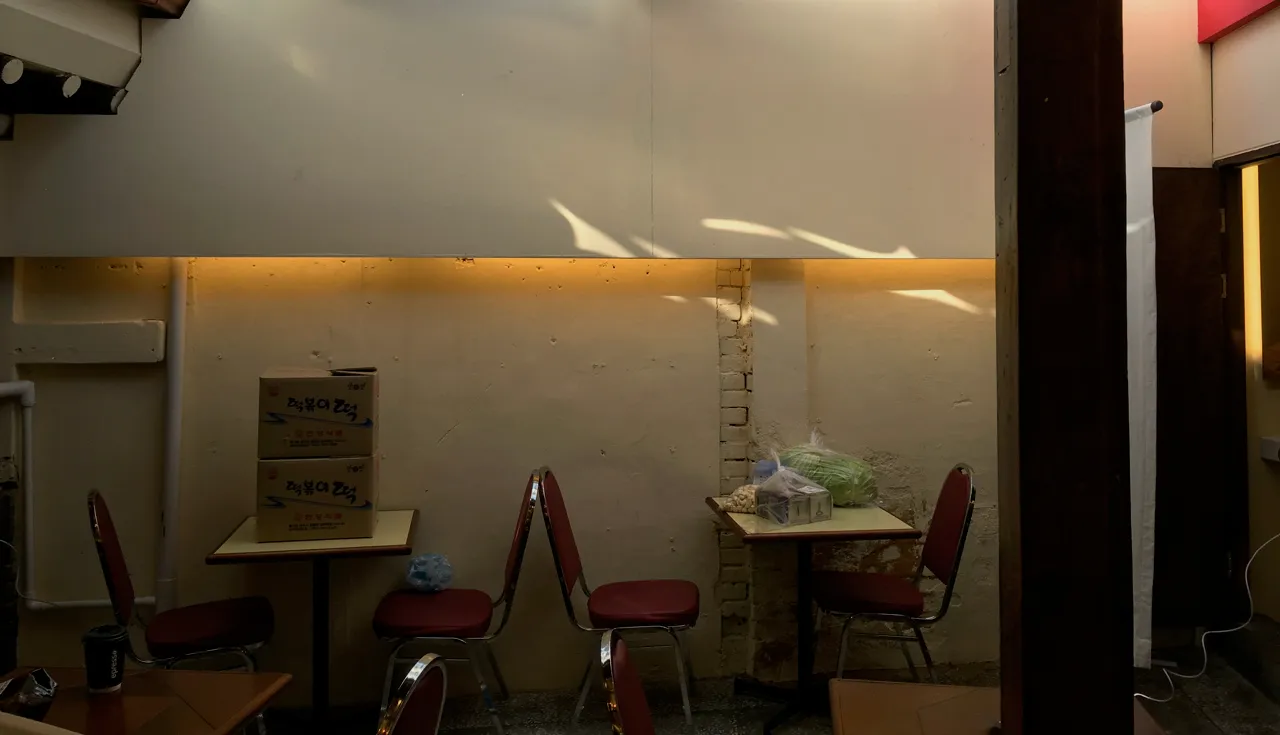 남도분식 볕이 드는 안쪽 벽면 좌석